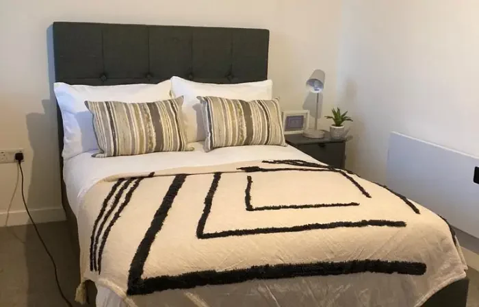 paragon house bed